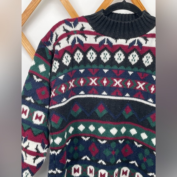 Vintage Cut 4 U Men's Turtleneck Patterned Knit Sweater Black, Burgundy & Green - Picture 2 of 16